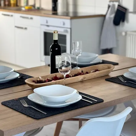 23-schoener Wohnen, Grosses Fuer 5-6 Personen In Super Lage Appartamento *