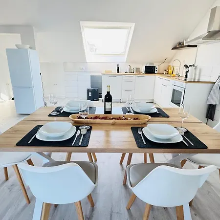 23-schoener Wohnen, Grosses Fuer 5-6 Personen In Super Lage Appartamento