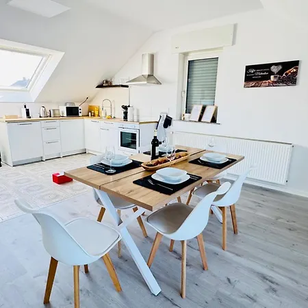 23-schoener Wohnen, Grosses Fuer 5-6 Personen In Super Lage דיסבורג