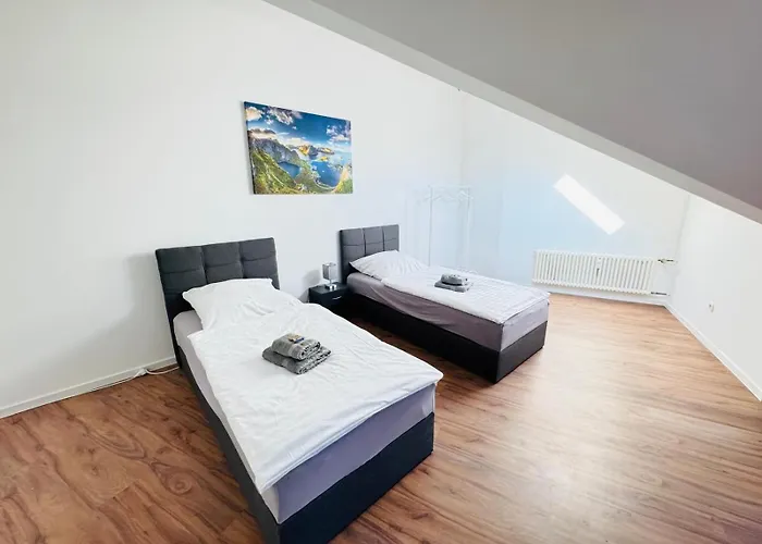 23-schoener Wohnen, Grosses Fuer 5-6 Personen In Super Lage *