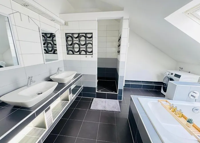 Apartman 23-schoener Wohnen, Grosses Fuer 5-6 Personen In Super Lage